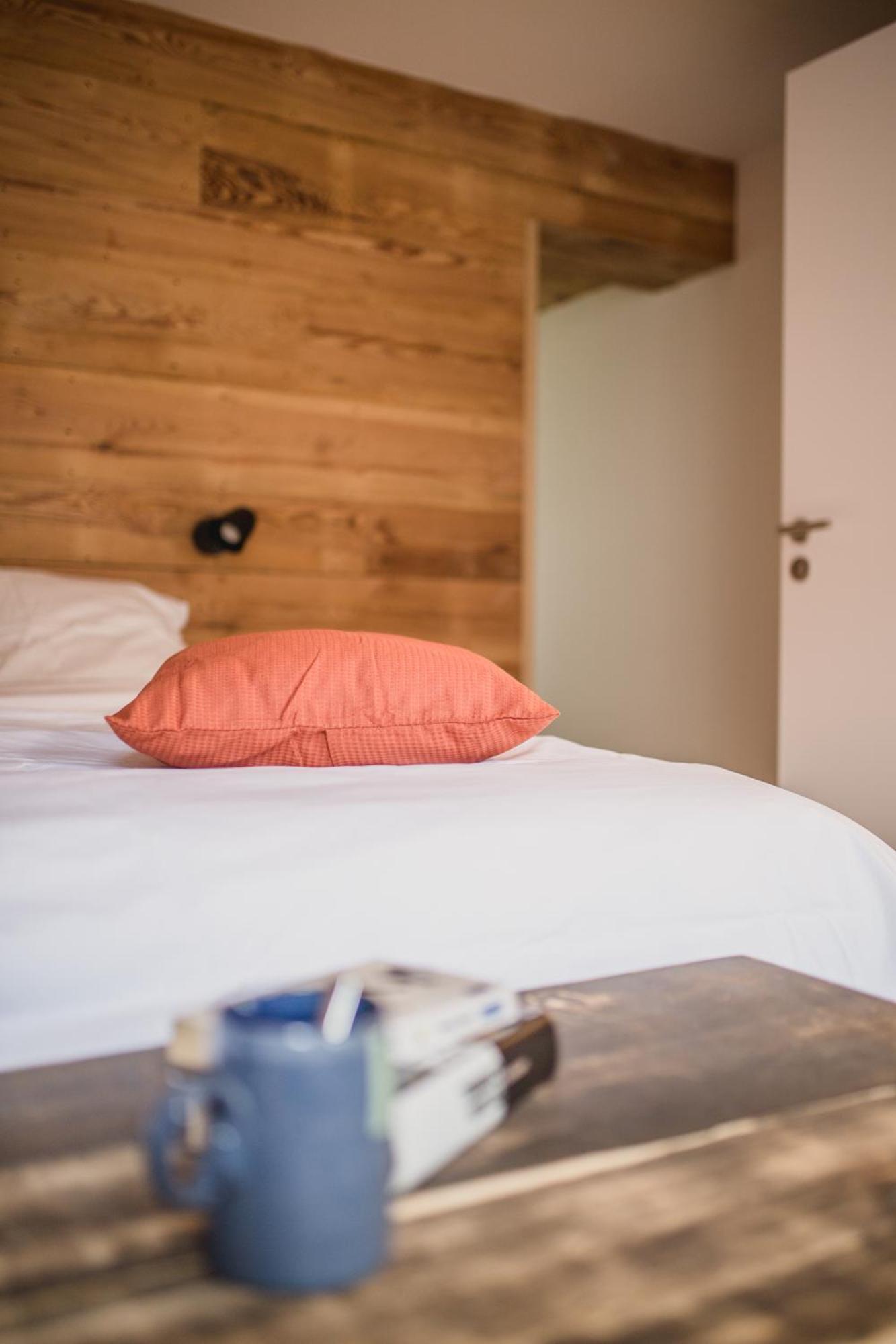 Le Mayou Mortroux Chambre photo