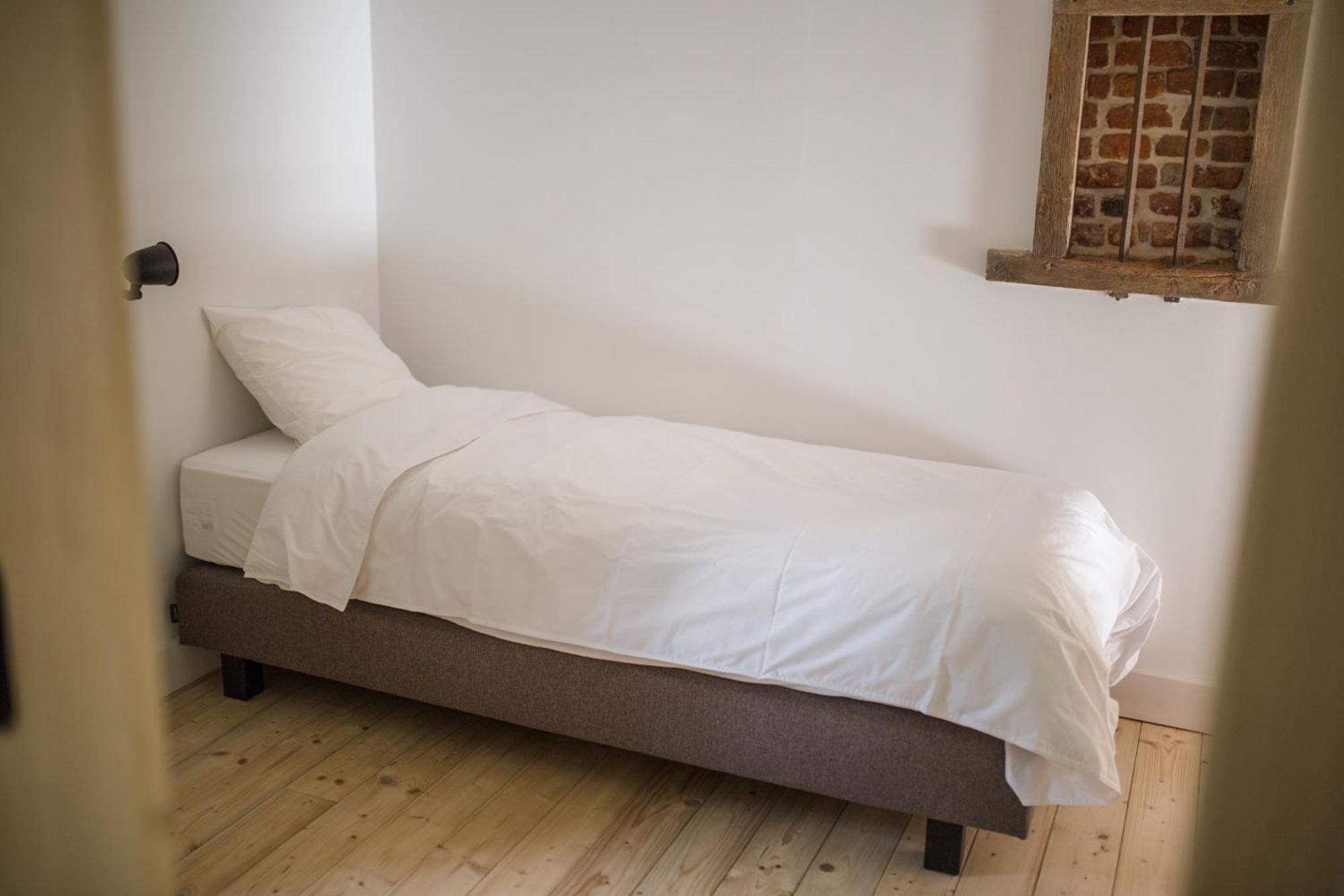 Le Mayou Mortroux Chambre photo
